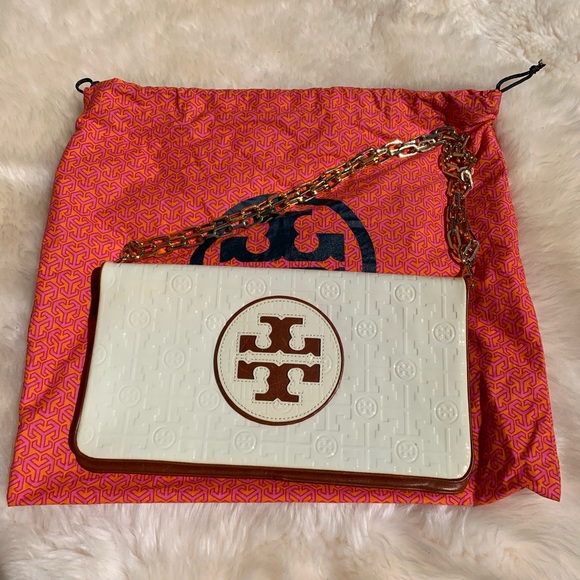 Tory Burch Handbags - Tory Burch purse with dust bag